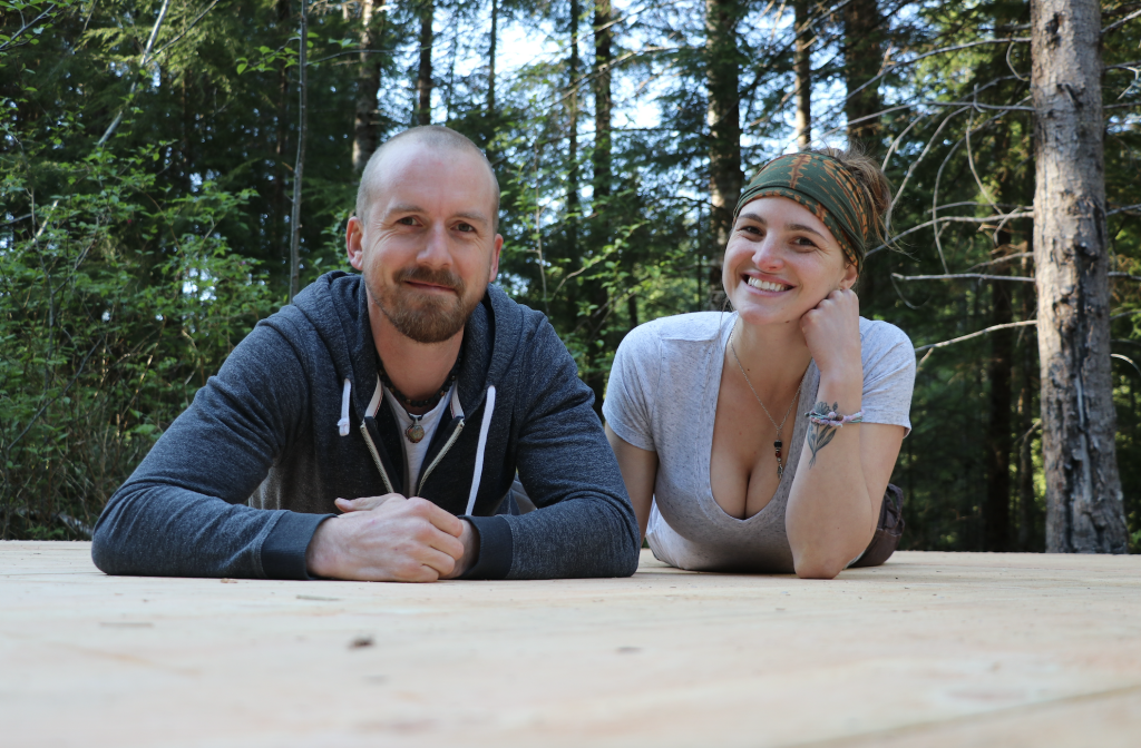 jake and nicole off grid living biography
